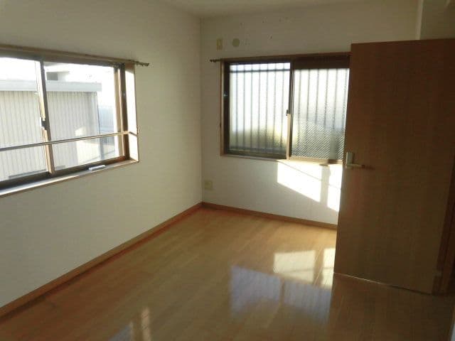 Otakamimachi / Whole Apartment Building, Takamatsu photo 5