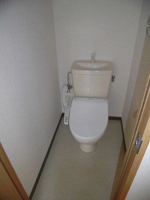 Otakamimachi / Whole Apartment Building, Takamatsu photo 9