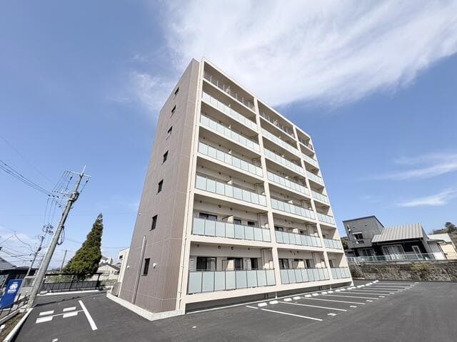 Hikimizu Apartment Building / Whole Apartment Building, Ozu photo