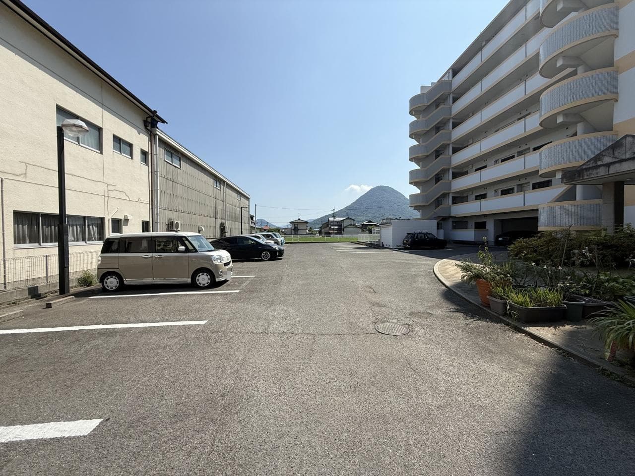 Royal Chateau Sanyo / Whole Apartment Building, Marugame photo 5