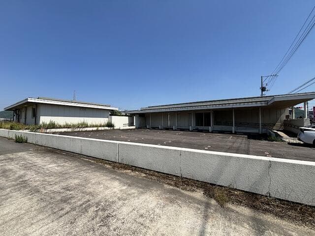 Former Clinic / Clinic Building with Two Residences, Utazu photo 3