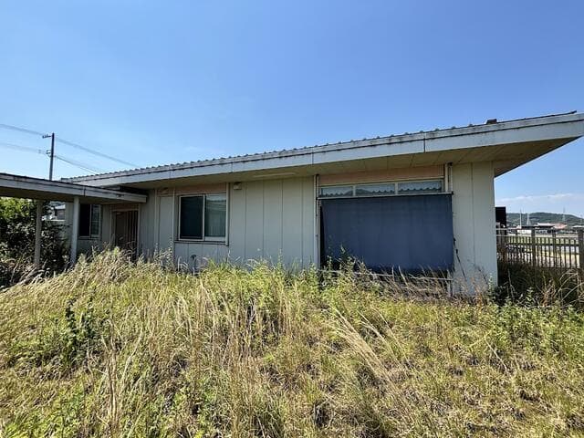 Former Clinic / Clinic Building with Two Residences, Utazu photo 4