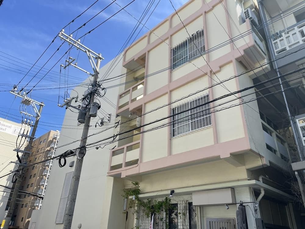 Sanai Place / Whole Building (1 shop + 7 residences), Naha
