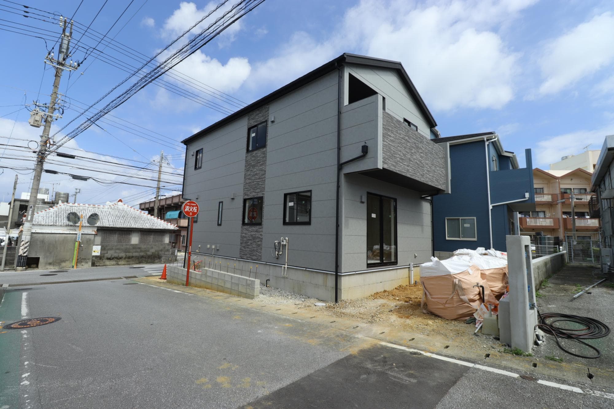 Oyama 4-chome Building 2 / New 3(4)LDK House, Ginowan photo