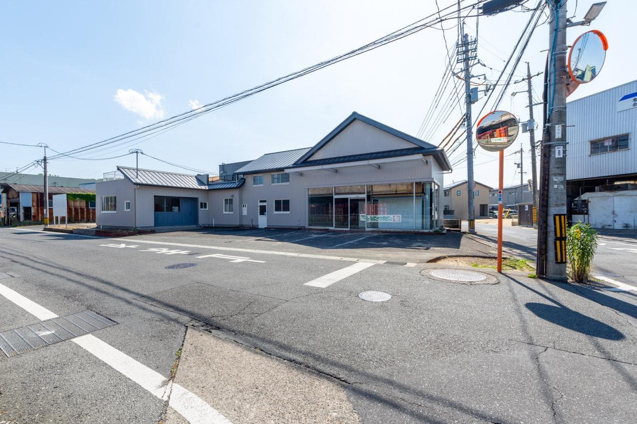 Sasaoki / Retail & Office Building, Kurashiki photo