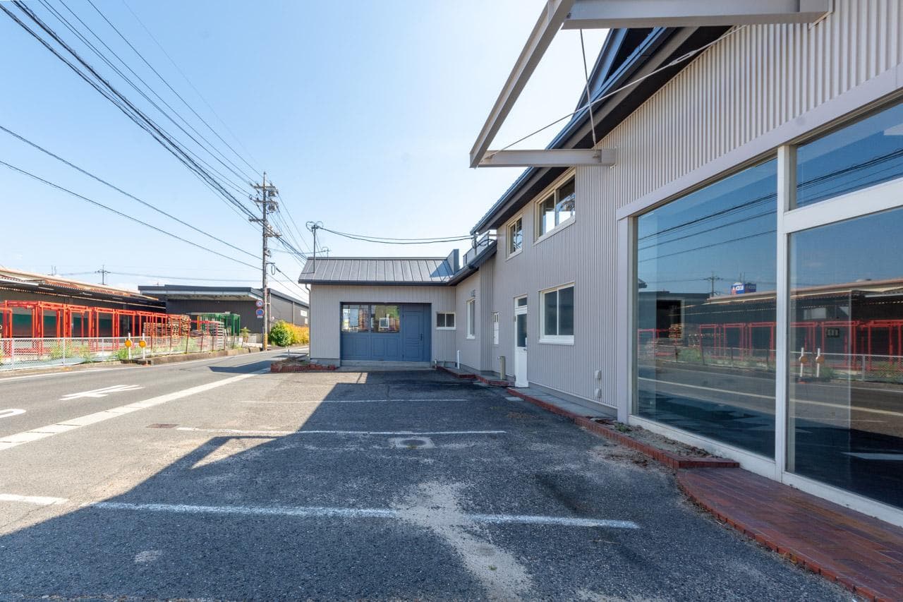 Sasaoki / Retail & Office Building, Kurashiki photo 2