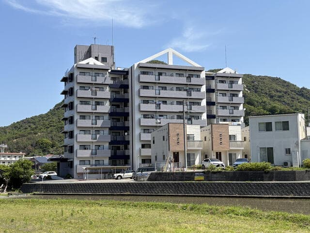 Mitak Mansion / Whole Apartment Building, Yamaguchi photo