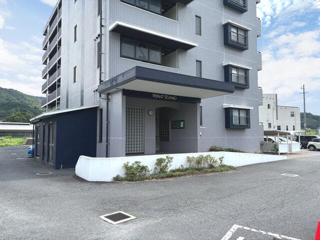 Mitak Mansion / Whole Apartment Building, Yamaguchi photo 5