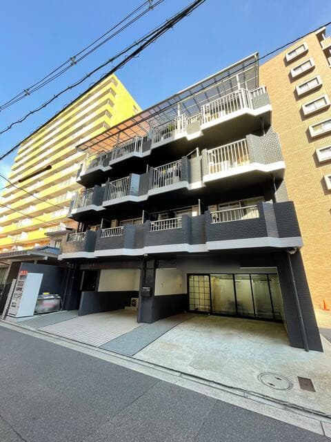 GRADO Yokogawa / Whole Building with Studio Units, Hiroshima photo