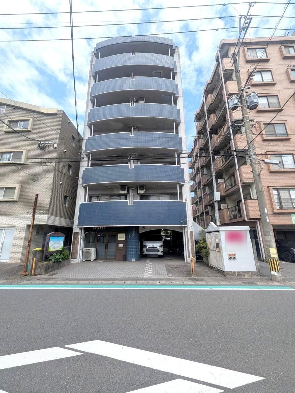 La Tour Omichi / Whole Residential Building (SRC, 7 Storeys), Oita photo