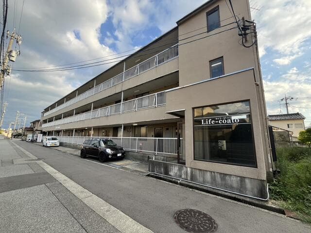 Awajimamachi 1-chome / Whole Apartment Building (24 Units), Toyama photo