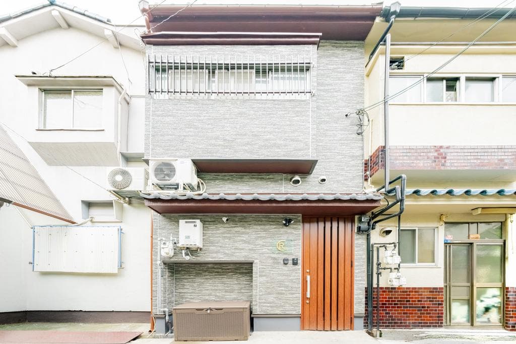 Shioji 2-chome / Furnished 2-Storey Row House Operating as Short-Term Rental, Osaka